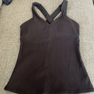 NEVER WORN ALO ELEVATE TANK - size m
